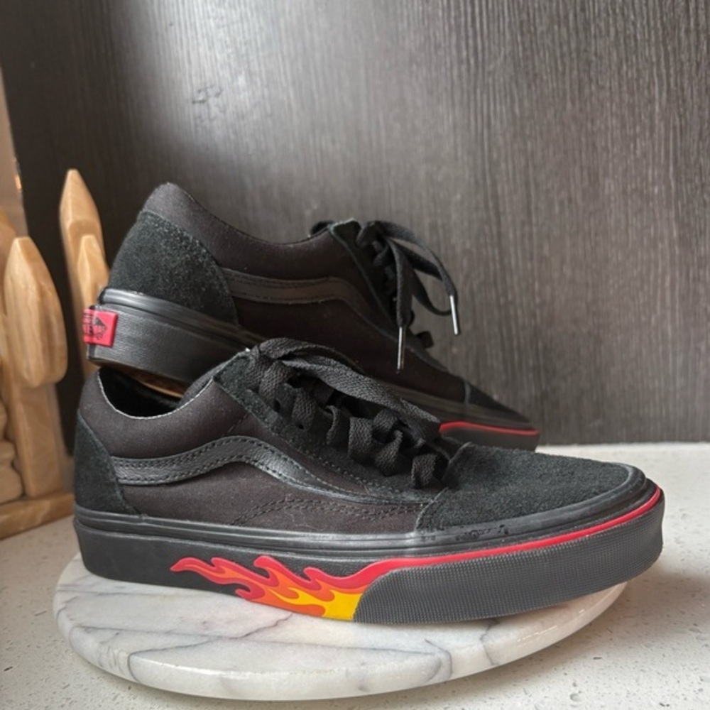 Vans Old Skool Flame Wall Black Suede Sneakers Unisex Women’s 7 Men’s 5.5